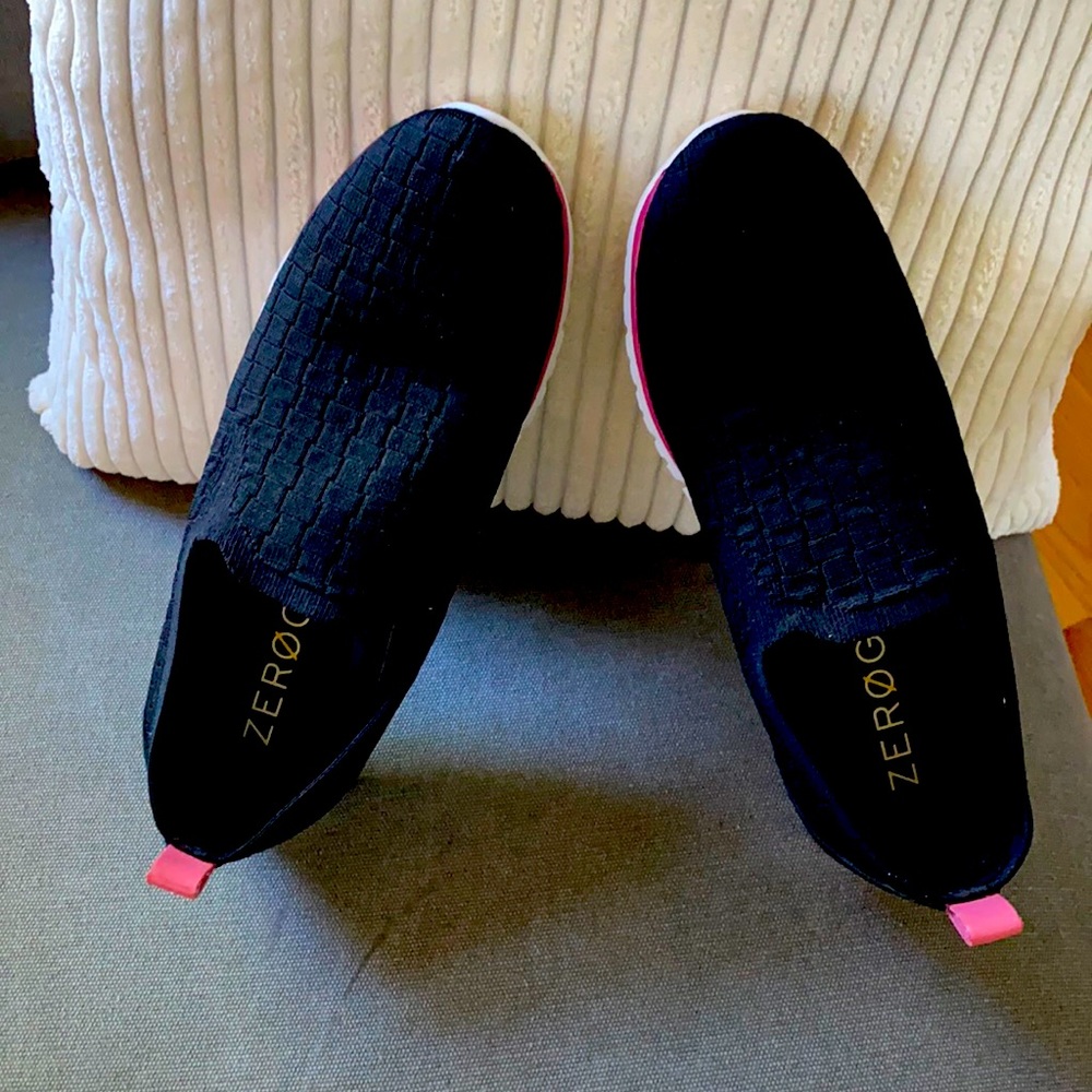 Cole Haan zero grand sneaker/flats.